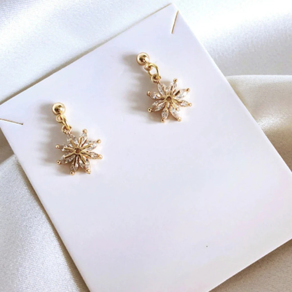 Skylier Shiny Star Crystal Gold Earrings - Picture 2 of 7